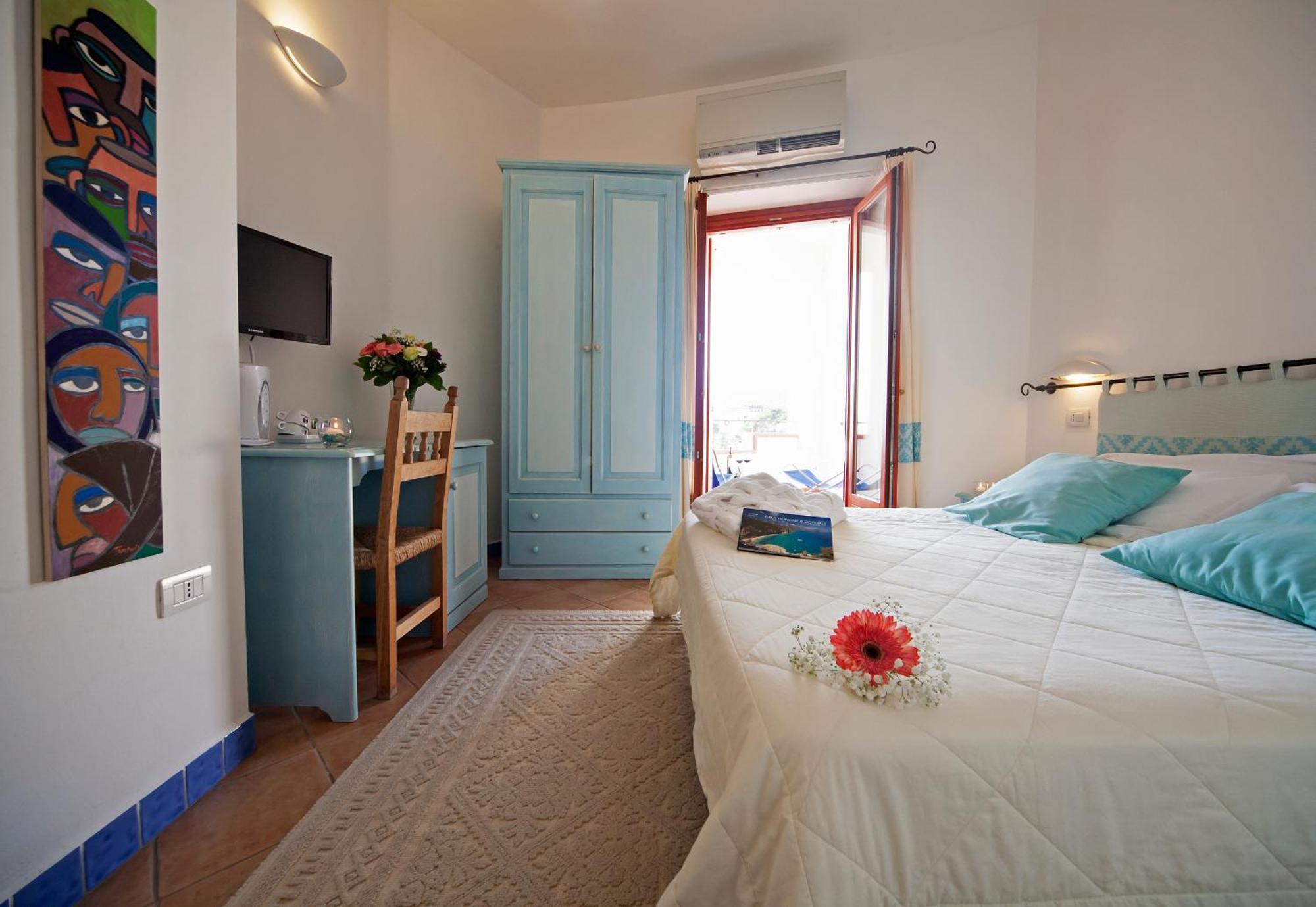 Bue Marino Hotel & Roof Lounge Cala Gonone Ngoại thất bức ảnh