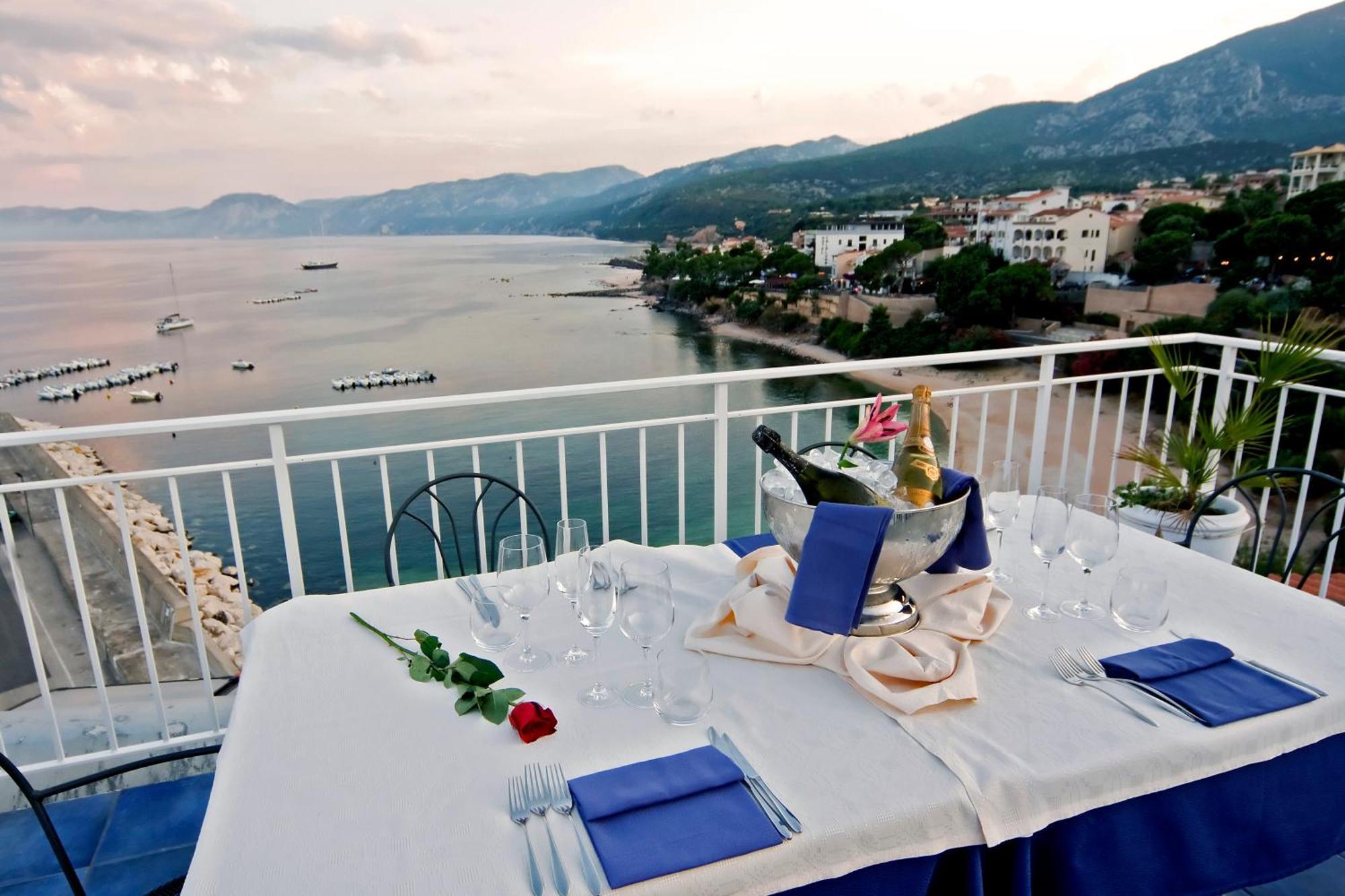 Bue Marino Hotel & Roof Lounge Cala Gonone Ngoại thất bức ảnh